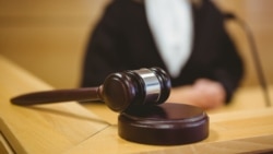 Protestçiler bilen arabaglanyşykda güman edilip, Balkanabatda tussag edilen ýuristiň sud diňlenişiginiň güni bellendi