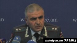 Первый заместитель начальника Полиции Армении Унан Погосян на пресс-конференции, Ереван, 26 января 2015 г. 