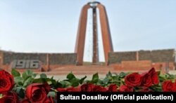 Кыргызстан, "Ата-Бейит" мемориалдык комплекси, Үркүнгө арналган эстелик.