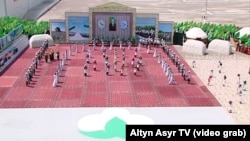 Праздник урожая в Туркменистане (кадры гостелевидения) 