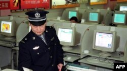 O’Braýnyň aýtmagyna görä, Hytaýda döwletiň kontrollyk edaralary içaly elektron hatlarynyň üsti bilen žurnalistlere gözegçilik edýärler.