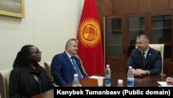 Каныбек Туманбаедин Намибиянын өкүлдөрү менен жолугушуусу. 10-июнь, 2025-жыл. Бишкек, Кыргызстан.
