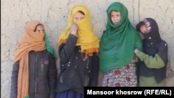 زنان و دختران یک خانواده در ولایت غور که همه به استفاده از مواد مخدر معتاد اند