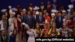 Жапониядагы иш-чаранын катышуучулары.