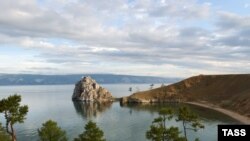 Новый лагерь решено разбить подальше от тех мест, где произошло нападение скинхедов