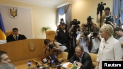 Юлия Тимошенко перенесла борьбу с властью в стены суда