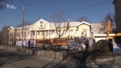 Філія «Сбербанку» у Запоріжжі припинила роботу через блокування (відео)