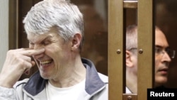 Ходорковский менен Лебедев Москва шаардык сотунда, 24-май, 2011-жыл