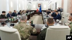 Экстренное заседание правительства Польши, 10 сентября 2025 года, фото AP