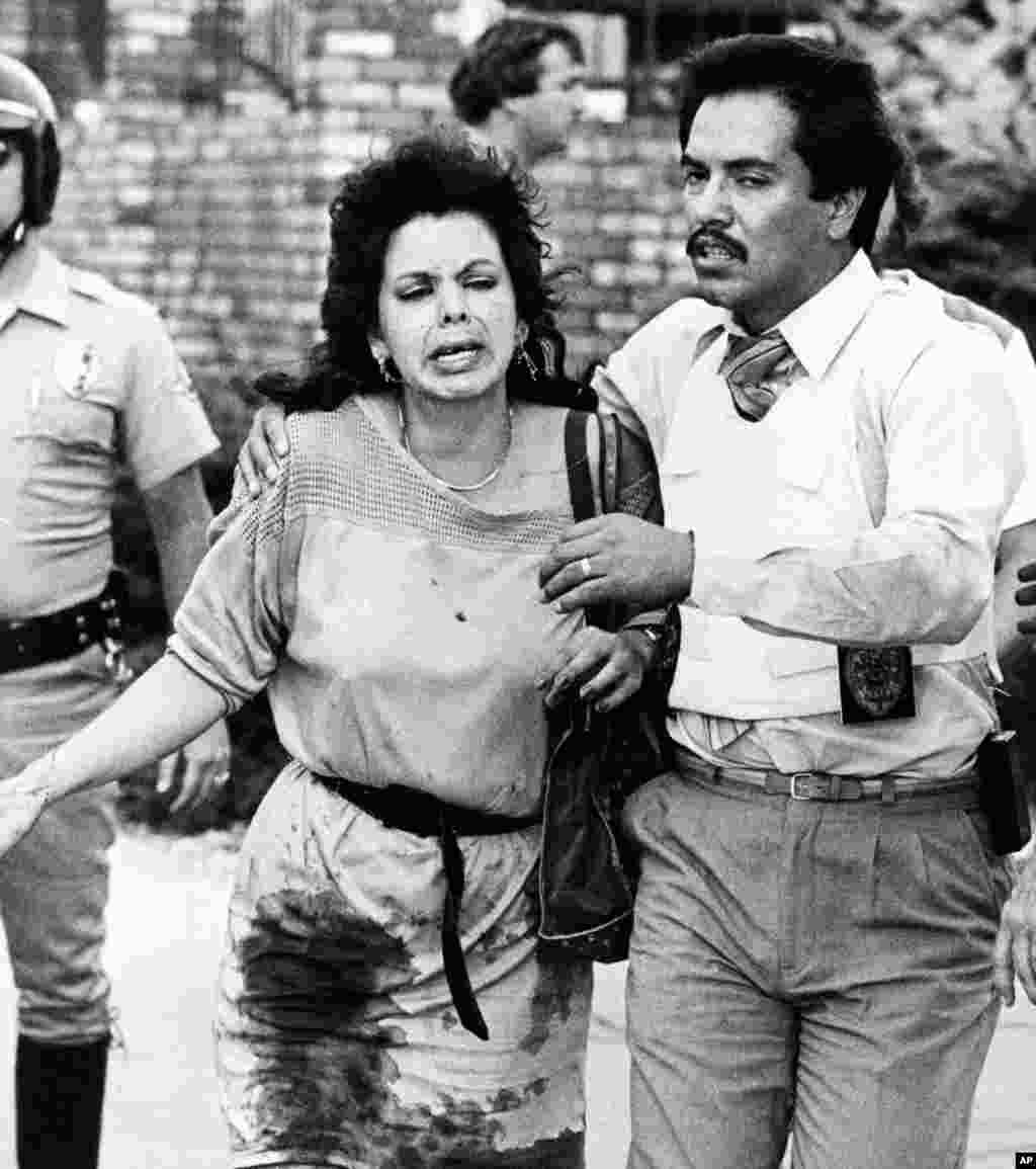 18 июля 1984 года в &quot;Макдональдс&quot; в городке Сан-Исидро ворвался человек с полуавтоматической винтовкой в одной руке и пистолетом в другой и открыл огонь по посетителям. В тот день погиб 21 человек, 16 были ранены. Нападавшим &nbsp;оказался 41-летний безработный Джеймс Оливер Хаберти. По сообщениям в СМИ, он употреблял ЛСД, а по воскресеньям посещал церковь.