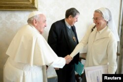 Папа римский назначил монахиню Симону Брамбиллу главой департамента, курирующего религиозные ордены.