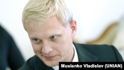 Віталій Шабунін зазначив, що в надісланому листі вперше оприлюднено непублічні звернення ЦПК в OFAC щодо санкцій стосовно Медведчука від 2018 і 2020 років