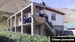 Недостроенное здание школы