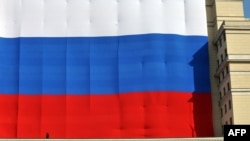 Разъяснение МИДа РФ появилось только 2 марта, тогда как указ об отмене виз для россиян вступил в силу 29 февраля