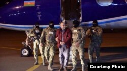 Александр Лапшин в аэропорту Баку, 7 февраля 2017 г.