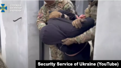 Шектүүлөрдү кармоо учуру. 