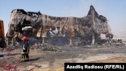 "Haradasa 15-20 anbar yanıb".