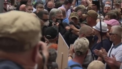 Суд у справі Порошенка: депутати від «ЄС» посварилися з прокурорами – відео