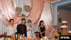 Uzbek weddings are usually extremely elaborate affairs. (file photo)