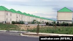 Новостройки на окраине Ашхабада. (Иллюстративное фото)
