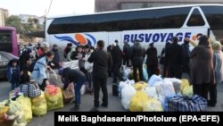 Փախստականները Երևանից վերադառնում են Արցախ, նոյեմբեր, 2020թ.