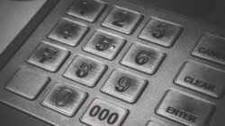 Türkmenistanda pensiýalar, kömek pullary bank kartlaryna geçiriler