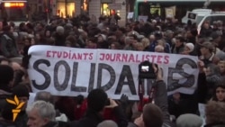 Парижда меңнәрчә кеше һөҗүм корбаннарына теләктәшлек белдерде