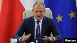 «Перш ніж ми почнемо нашу роботу, було б добре точно знати, хто є автором плану і де він був створений», – написав Туск у соцмережі X 23 листопада