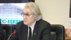 Фуат Мансуров - билгеле дирижер. 