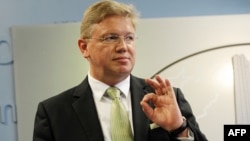 Kosovo -- EU Enlargement Commisioner Stefan Fule speaks during a press conference in Pristina, July 18, 2013