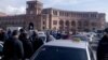 Таксисты-частники перекрыли площадь Республики в Ереване, 2 арта 2015 г․