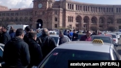 Տաքսու վարորդների ցույցը Հանրապետության հրապարակում: 3-ը մարտի 2015 թ․