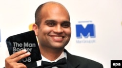 Аравинд Адига, обладатель Букеровской премии за прошлый год