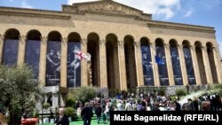 Программа в этом году была достаточно обширной и в основном посвящалась поэме Шота Руставели «Витязь в тигровой шкуре»