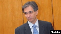 Министр финансов Армении Тигран Давтян (архивное фото)