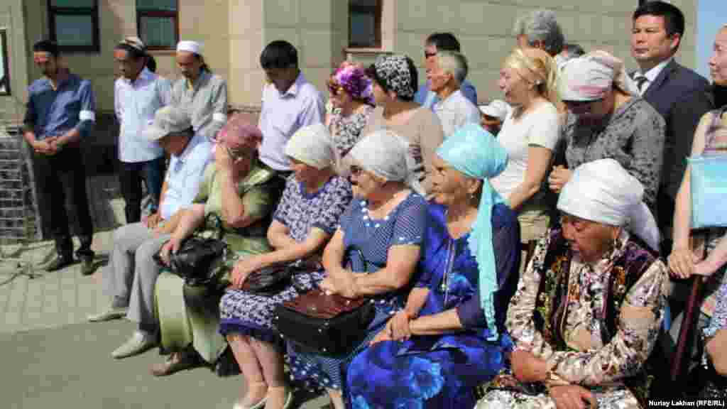 Дети и другие родственники археолога Бекмуханбета Нурмуханбетова.