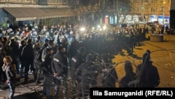 Акция у тбилисской гостиницы Rooms