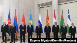 28-nji dekabrda Russiýanyň Sankt-Peterburg şäherinde GDA-nyň döwlet baştutanlaryň resmi däl sammiti geçirildi. 