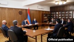 Armenia - Prime Minister Nikol Pashinian meets with judges of the Constitutional Court, December 27, 2021.