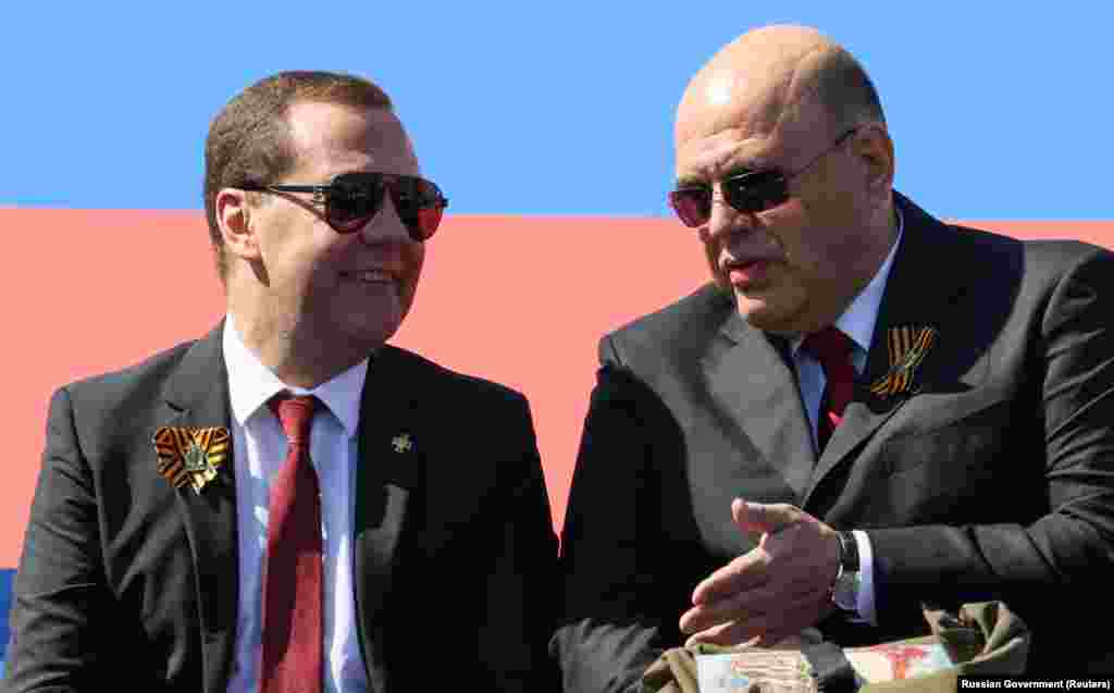 Без масок бывший и нынешний премьеры Дмитрий Медведев и Михаил Мишустин (Мишустин коронавирусом уже переболел).