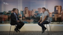 Росіяни та українці: далі один від одного?