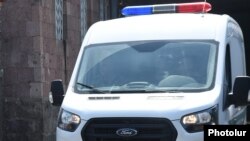 Անազատության մեջ գտնվողներին տեղափոխող Ford Transit ավտոմեքենա, արխիվ
