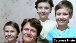 Светлана Давыдова с детьми