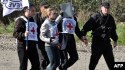 Армения – Передача Азербайджану азербайджанского пленного Эльдара Тагиева с участием представителей Международного комитета Красного Креста, 4 ноября 2010 г.  