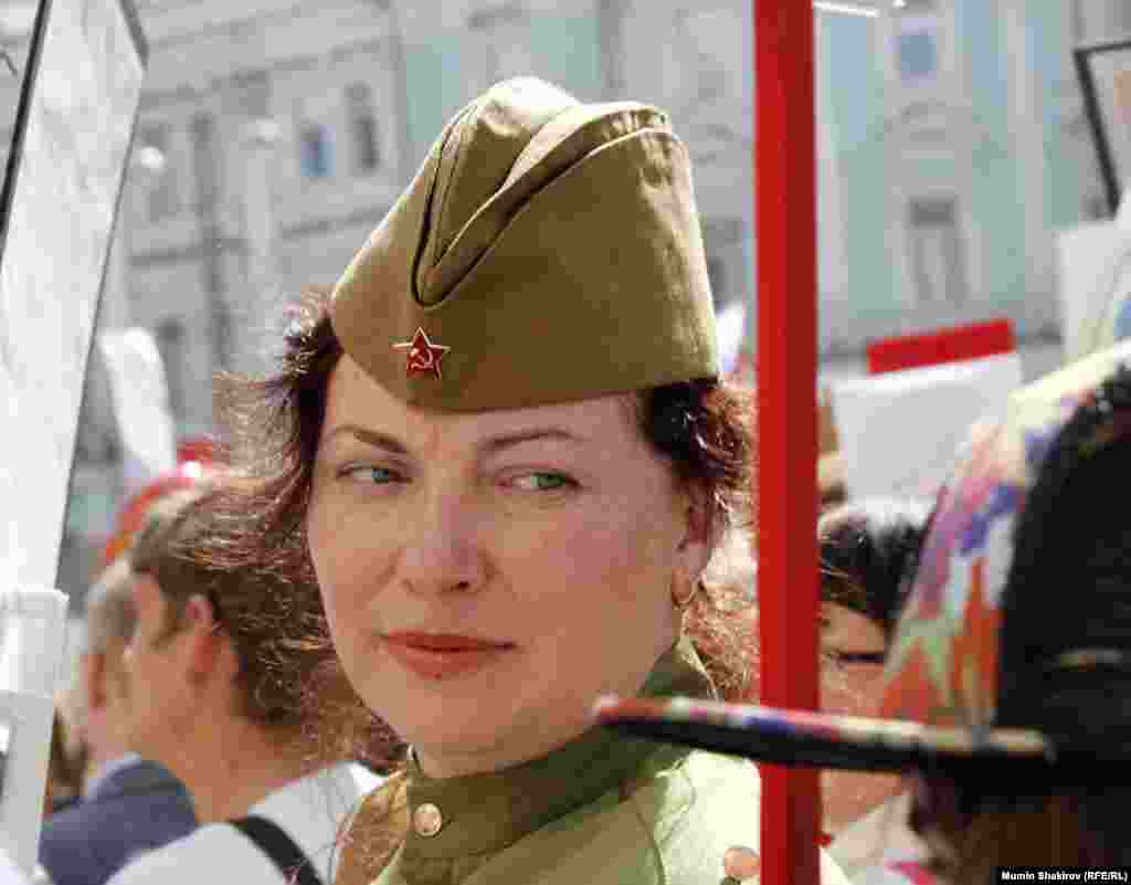 Многие женщины 9 мая впервые надели военную форму