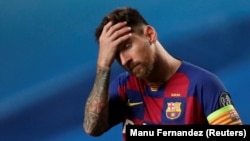 Лионель Мессии во время игры с "Баварией" в четвертьфинале Лиги чемпионов УЕФА. 14 августа 2020 года. 