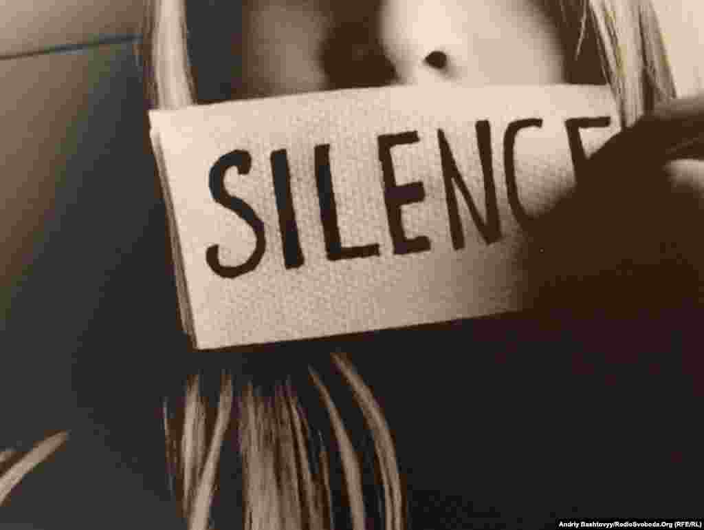 14 июня с.г.  открылась выставка участников Международного онлайн-конкурса "Стоп цензуре!"  в помещении Центра визуальной культуры в г.Киев (Украина).