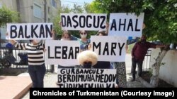 Участники акции протеста на Северном Кипре, май, 2020