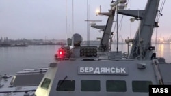 25 листопада російські прикордонники у Керченській протоці відкрили вогонь по українських кораблях і захопили три кораблі