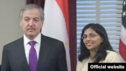 Сироҷиддин Аслов ва Нишай Бисвал